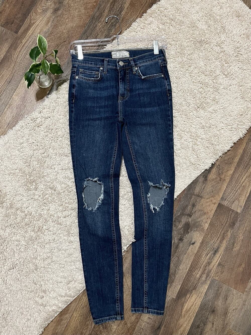 Free People 26 Dark Wash Whiskered Distressed Busted Knee Mid-Rise Skinny Jeans